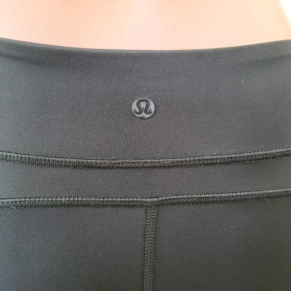 LULULEMON Olive Green Mesh Insert Capris 2 - Picture 4 of 5